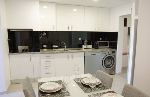 Alfama Apartment | Brand new for 6 in Grace!