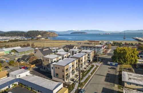Anacortes House | Brand New Fully Updated Condo 904 in Anacortes