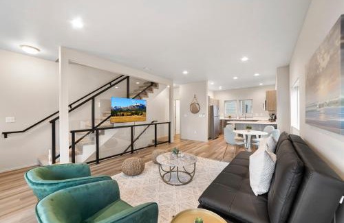 Anacortes House | Brand New Fully Updated Condo 904 in Anacortes