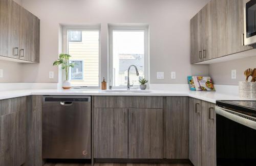Anacortes House | Brand New Fully Updated Condo 904 in Anacortes