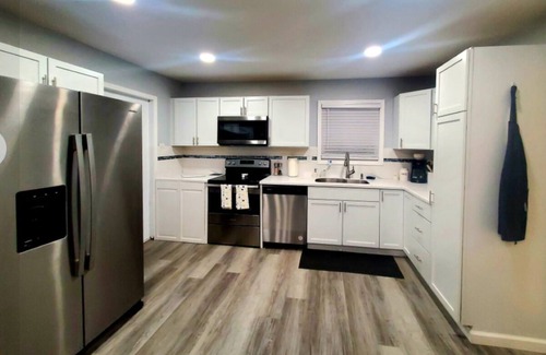 Mobile Apartment | Brand New Garage Apt Separate from Main House