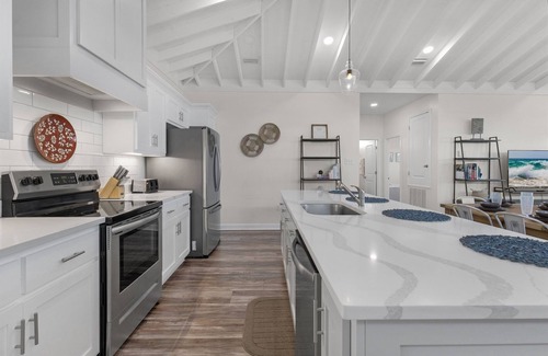 Royal Lagoons Cottage | Brand New! Granary House~Coastal Getaway
