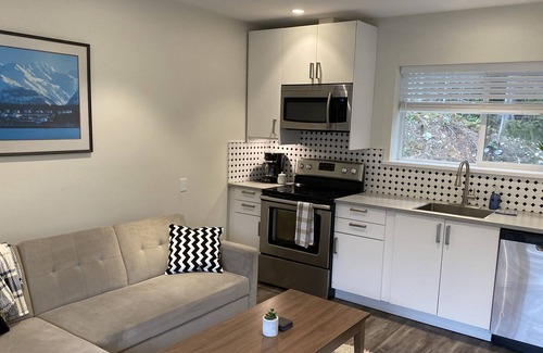 Halfmoon Bay Cabin | Brand New Halfmoon Bay Forest Escape