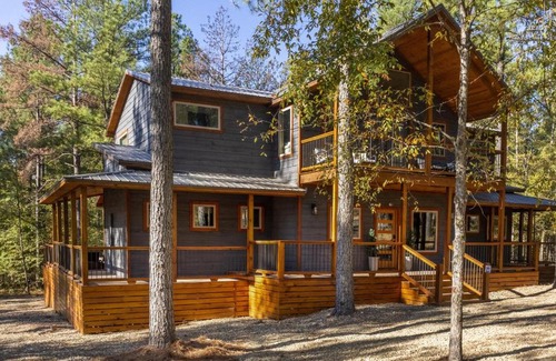 Pickens House | Brand New Hidden Haven Lodge 4 Bdrm,5 and half Bth, Huge outdoor area, Hot tub