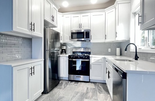 Highlands House | Brand new home by ferry, beach, shops, and trails