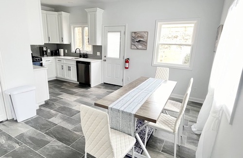 Highlands House | Brand new home by ferry, beach, shops, and trails