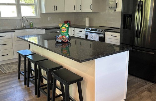 Warsaw House | Brand New Home near Truman Lake with New Hot Tub, Access to Boat Ramp/Marina.