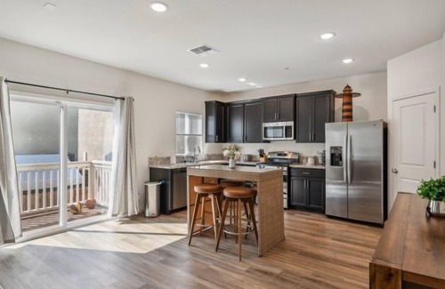 Stockton House | Brand new house, located of I-4, with easy access to the Valley and the Bay.