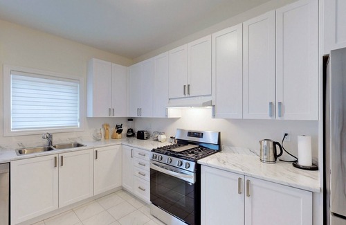 Durham Region House | Brand new house with over 3450 square foot living space
