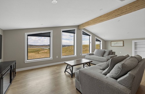 Hot Springs House | Brand New Lake House with private lake access