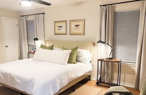 Hattiesburg House | Brand New Listing! Cozy Townhome w/ King Bed