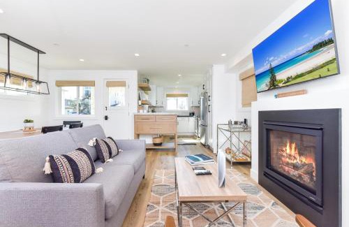Balboa Peninsula House | BRAND NEW Luxury 1 Bedroom Condo Steps from the Beach