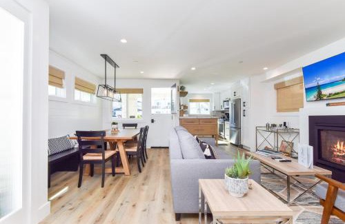 Balboa Peninsula House | BRAND NEW Luxury 1 Bedroom Condo Steps from the Beach