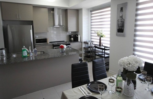Newmarket House | Brand new! Luxury, all inclusive! sleeps 12 people