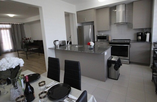 Newmarket House | Brand new! Luxury, all inclusive! sleeps 12 people