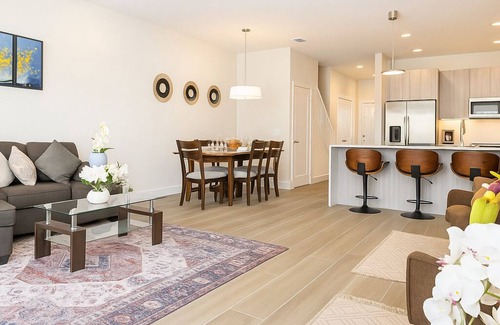 Silver Creek Hotel | Brand New Luxury House in Clermont