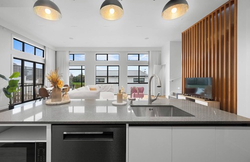Devonport House | Brand New Luxury Waterfront Home Devonport with BBQ & Nespresso