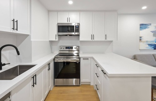 Forest Hill South Apartment | Brand New Modern 2 Bedroom Unit in the heart of Midtown