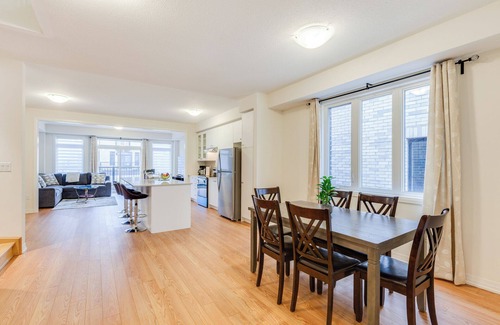 Pickering House | Brand new, Modern 4Bed+Office, 3storeys, Whole house, 4/5 parking in Pickering