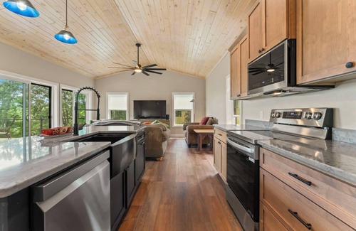 Eastman Cabin | Brand new modern cabin with beautiful river view.
