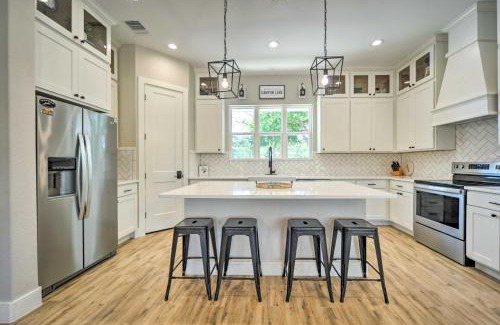 Canyon Lake House | Brand New Modern Canyon Lake Escape with Fire Pit!