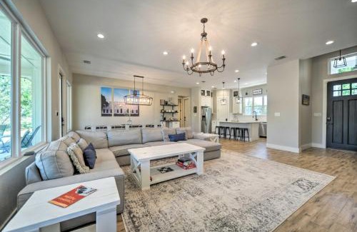 Canyon Lake House | Brand New Modern Canyon Lake Escape with Fire Pit!