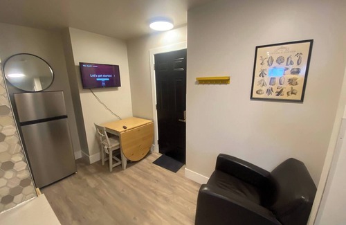 Southwest Edmonton House | Brand New Modern Flat 2br1ba Whyte And University