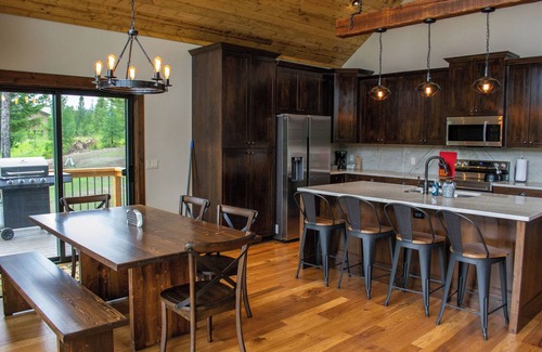 Kalispell Cabin | Brand New Mountain Chalet Cabin