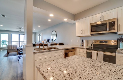 Sunnyside Condo | Brand New One Level direct beach front. No Crowds, Exceptional