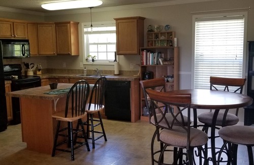 Alexander House | Brand new refresh! Comfy & fabulous views! Near Asheville and Weaverville.