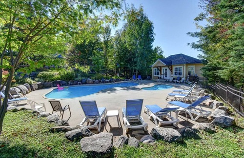 Saint-Faustin-Lac-Carre House | Brand new Ski in/Ski out Family Chalet Sleeps 10 in Mont Blanc, Quebec