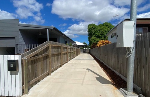 Rosslea House | BRAND NEW Spacious 4 bedroom house - FREE Wi-Fi