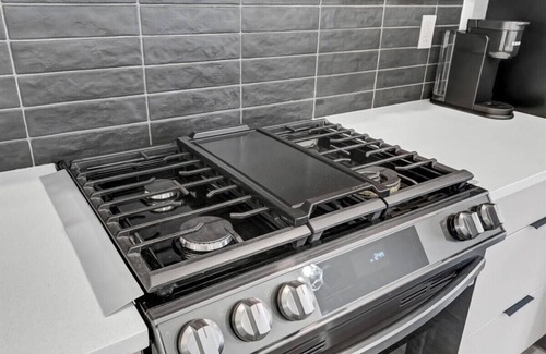 Grande Prairie House | Brand new Stunning Airbnb 3 bed with garage.