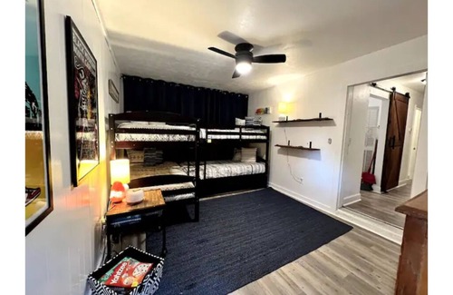 High Springs House | Brand New! The Springs House - 1 Mile to Ginnie!!!