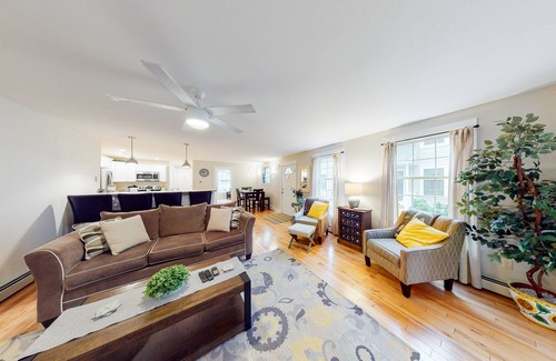Old Orchard Beach House | Brand-New Townhome - Close to Golf, Beach & Old Orchard Beach Pier