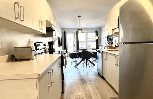 Mercier-Hochelaga-Maisonneuve Apartment | Brand New Two-Storey Penthouse