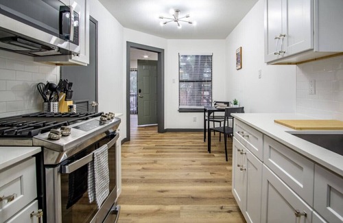 Dawson Apartment | Brand New Unit - 10 Min to Downtown Austin