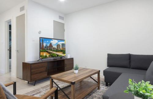 South Lamar Apartment | Brand New unit 5 min to Downtown Austin
