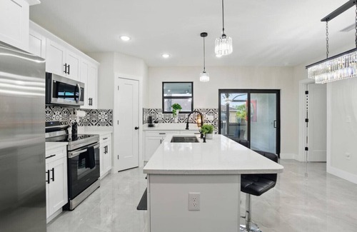 Centennial House | Brand New Vacation Home! 3/2