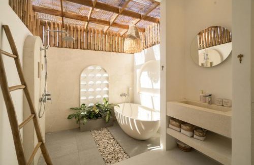 Padangsambian Klod Villa | Brand New Villa 2BR with Private Pool near Seminyak by BaliSuperHost