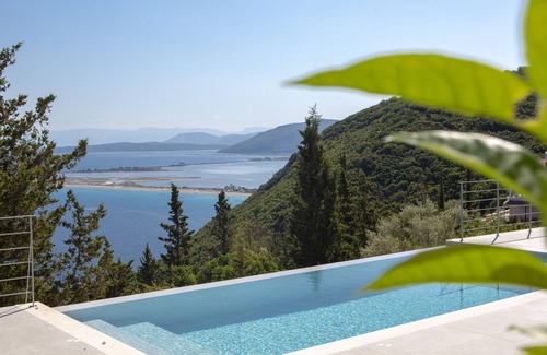 Tsoukaladhes Villa | Brand New Villa Ionion Theasis Kallisti w/t endless sea view & private pool