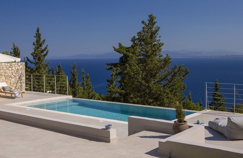 Tsoukaladhes Villa | Brand New Villa Ionion Theasis Kallisti w/t endless sea view & private pool
