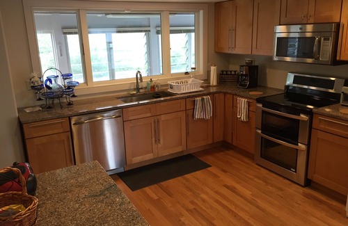 Pine Orchard House | Branford-Pine Orchard Beach