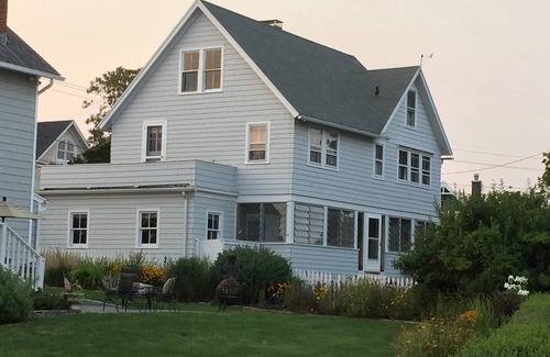 Pine Orchard House | Branford-Pine Orchard Beach