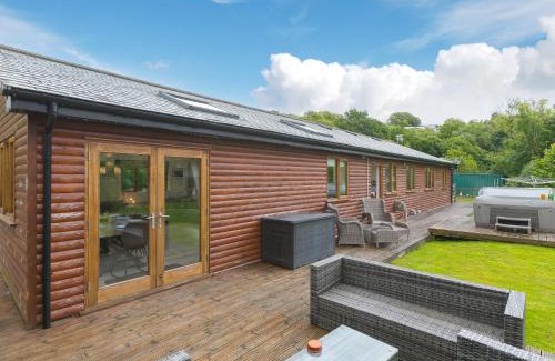 Saint Breward House | Branock, Tor Down Quarry