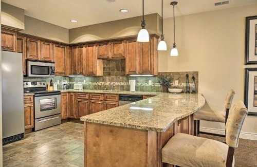Branson Apartment | Branson Condo with Balcony, 3 Miles to Downtown