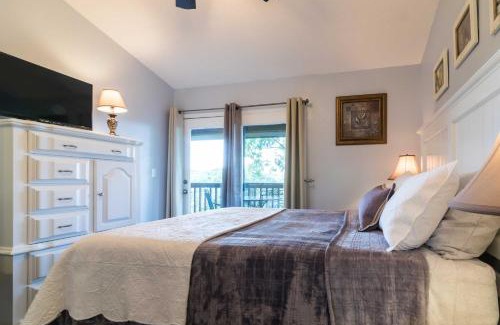 Notch Estates Apartment | Branson Condo with Views - Near Silver Dollar City!