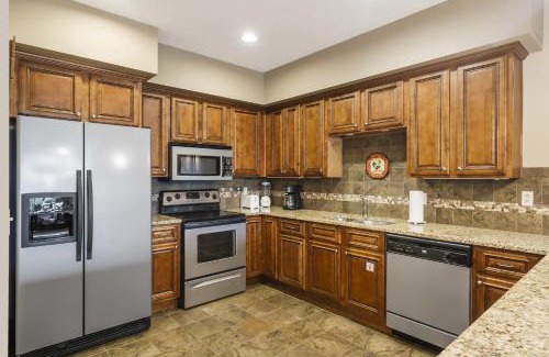 Branson House | Branson Hills Getaway - Sleeps 6
