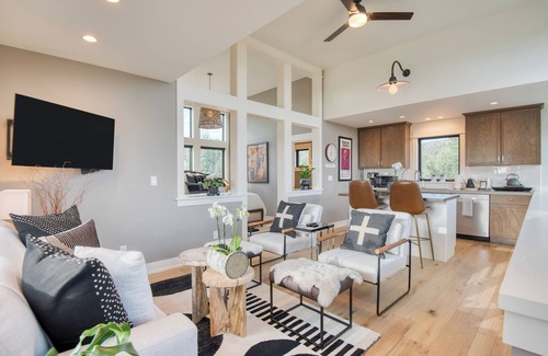 Powell Butte House | Brasada Ranch Retreat | Hot Tub + Views | Resort Access w/Pools | Hat Rock Loop