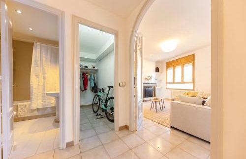 Eixample Apartment | Bravissimo El Lleó, bright 4-bedroom apartment